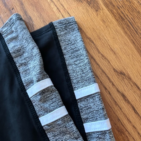 Rue 21 Women’s Leggings

Size L - Picture 3 of 5